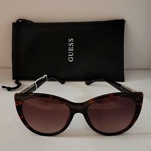 Guess sunglasses, animal print, cat eye shape